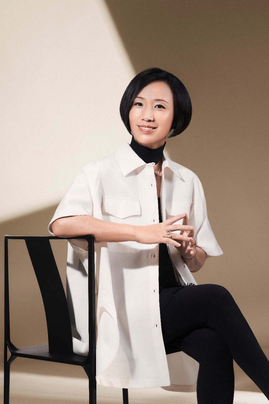 Qiong Er JIANG Designer, Co-founder SHANG XIA